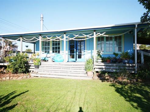 127 Ocean Road, Whangamata