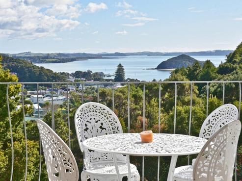 8 Binnie Street, Paihia