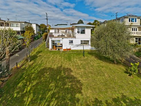 48 Pupuke Road, Hillcrest