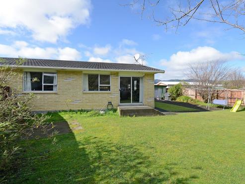 2/21 Denver Grove, Totara Park