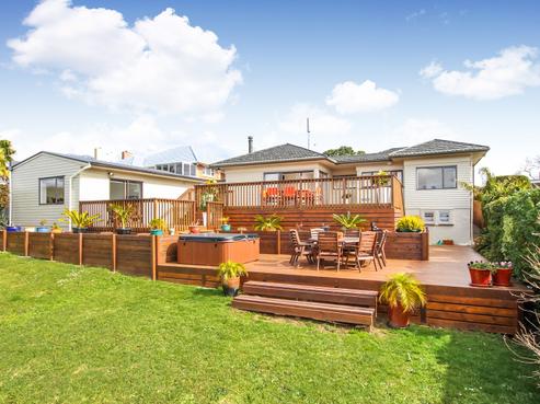 4299 Great North Road, Glendene