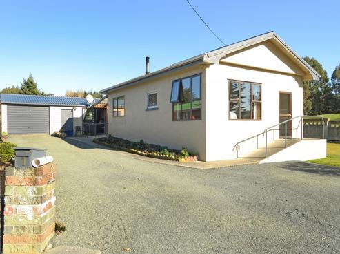 1 Main Road, Clinton and Surrounds
