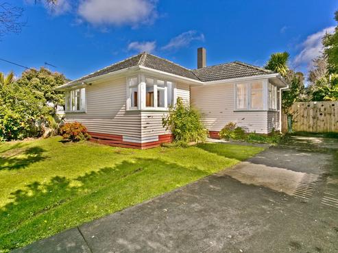 8 Chippendale Crescent, Birkdale