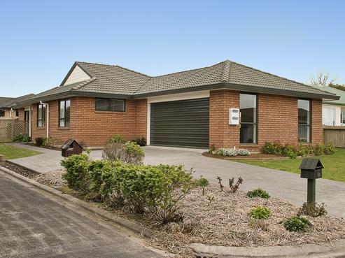 11B Shannon Grove, Pukekohe