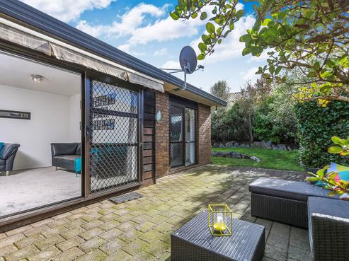 1 Billabong Place, Botany Downs