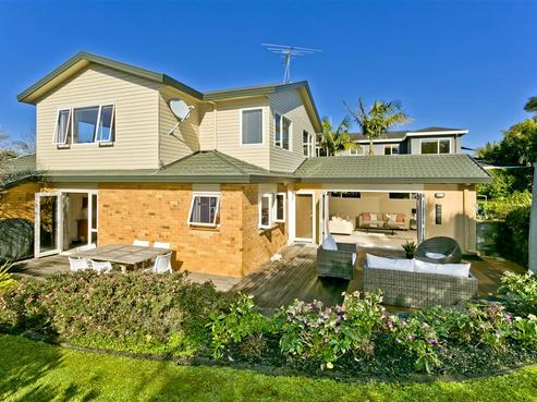 11 Te Hoe Grove, Pinehill
