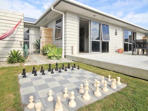 42 Hunia Terrace, Himatangi Beach