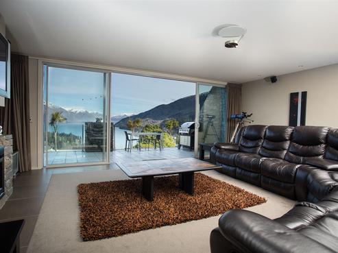 2/25 Belfast Terrace, Queenstown Central