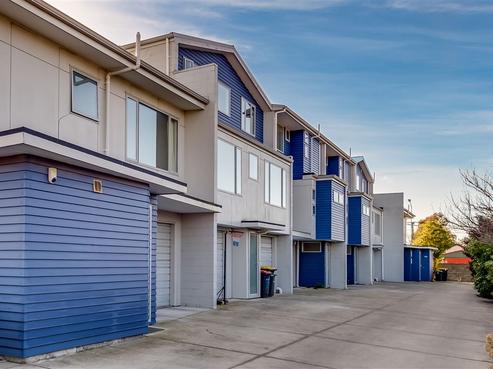 22F Packe Street, Edgeware