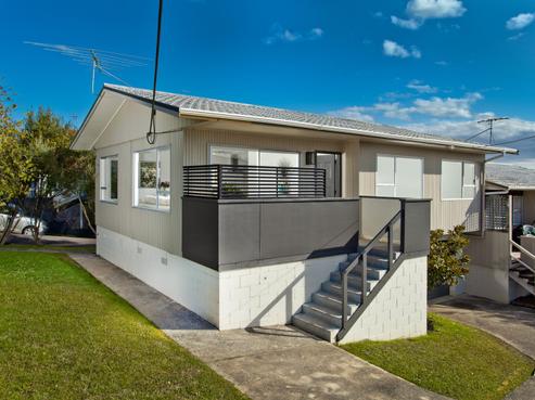 802 East Coast Road, Oteha