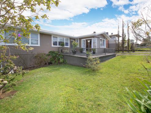 35 Chorley Avenue, Massey