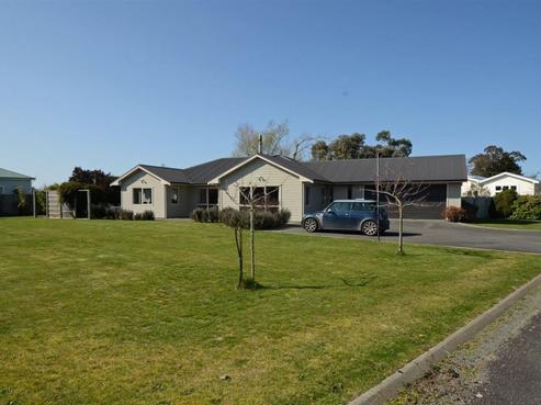 18 Cotter Street, Greytown