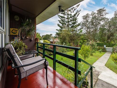 2/70 Kaurilands Road, Titirangi