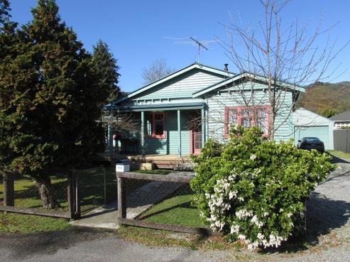 11 Sinnamon Street, Reefton