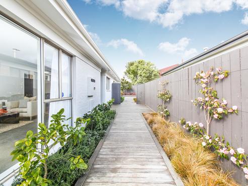 4B Ursula Place, Half Moon Bay