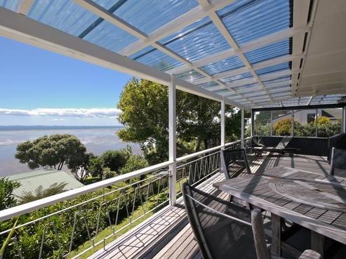 18 Crispe Road, Clarks Beach