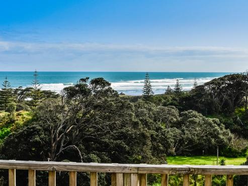 23 Domain Crescent, Muriwai