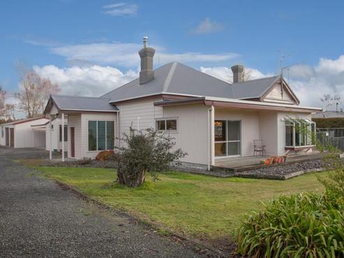 7 Cowley Drive, Leamington