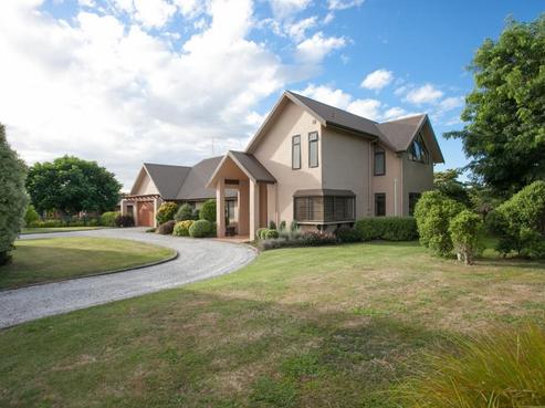 8 Shadbolt Drive, Leamington