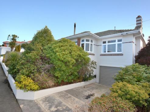 82 Middleton Road, Kew