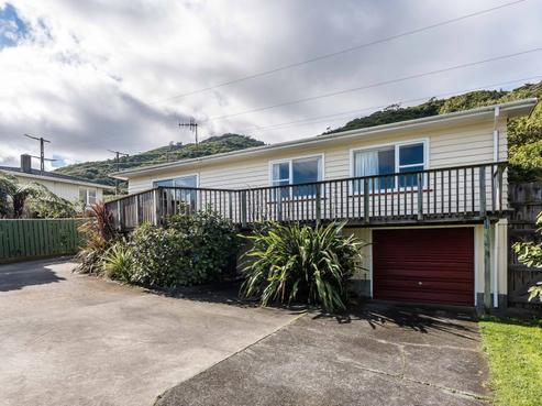 24 Kakariki Grove, Waikanae
