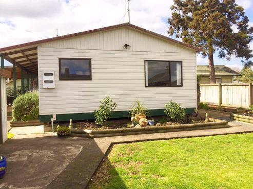 2/281 Porchester Road, Takanini