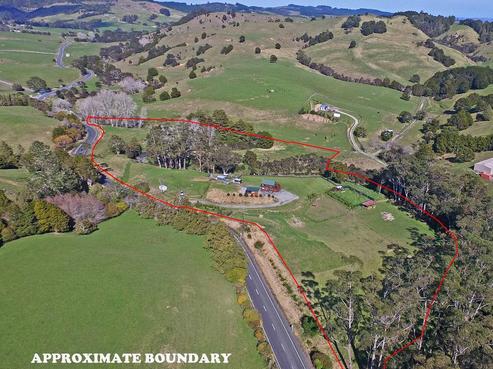 861 West Coast Road, Makarau