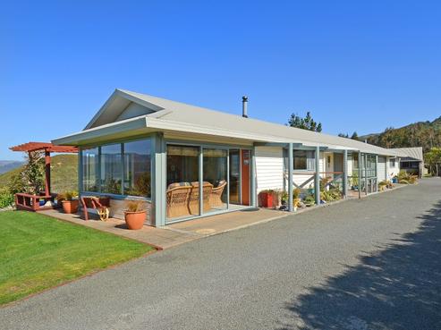 10 Garrett Place, Riverstone Terraces