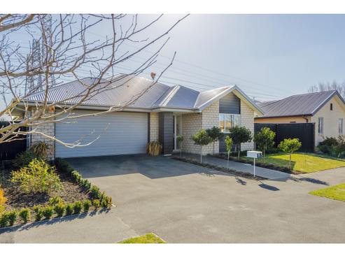 25 Champagne Avenue, Yaldhurst