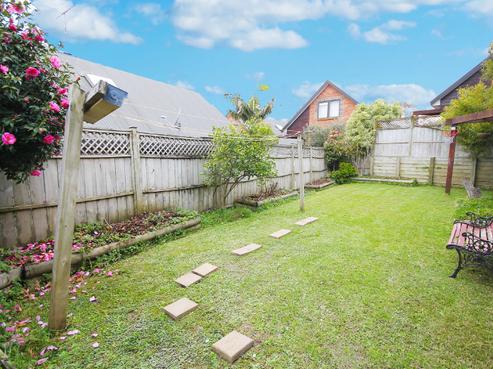 37J Fields Parade, Oteha