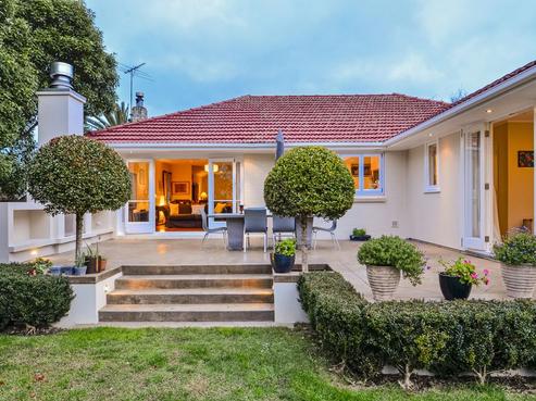 30 Williamson Avenue, Belmont