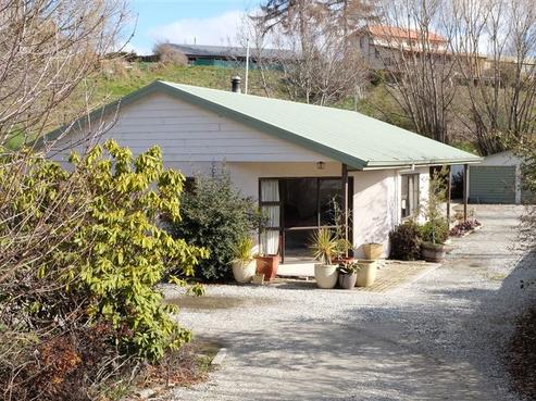 71 Alison Avenue, Albert Town
