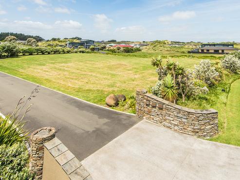 32 Longbeach Drive, Castlecliff