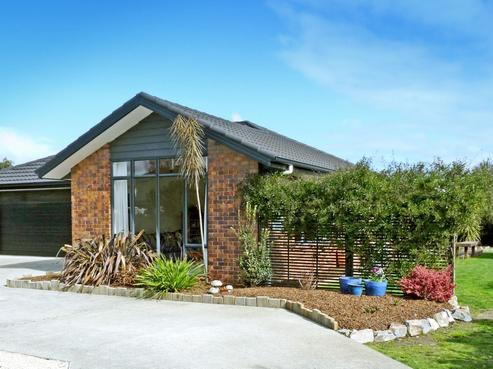24 Whiting Drive, Wakefield