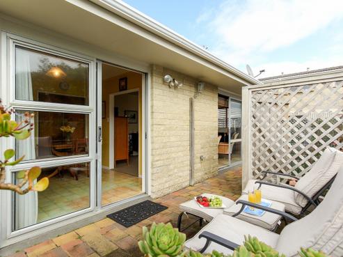 2/12 Beach Street, Fitzroy