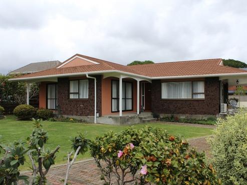 10 Awanui Drive, Waikanae