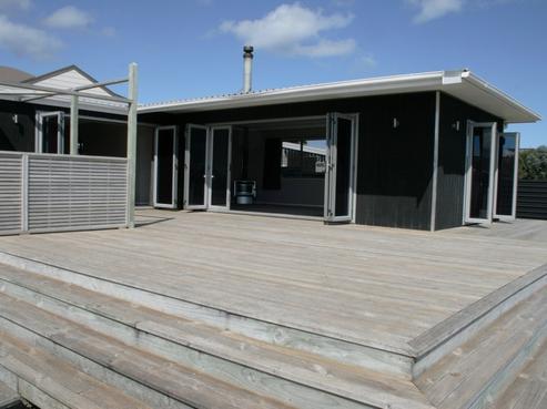 17 Hicks Crescent, Waikanae Beach