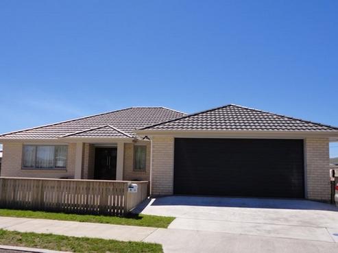 8 Buckingham Place, Springvale