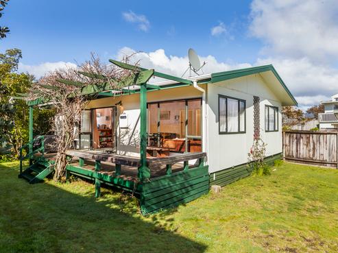 803B Ocean Road, Whangamata