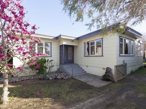11 Moa Road, Raumati Beach