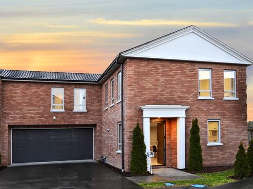 77 Fields Parade, Oteha