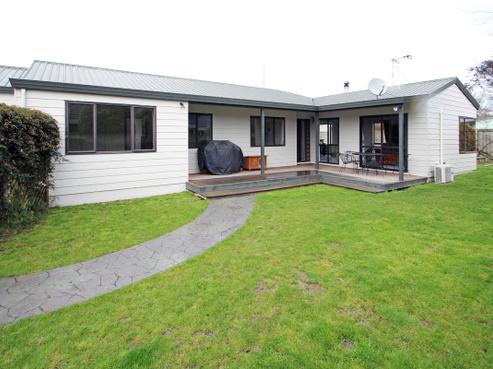 15 Whiting Crescent, Greenmeadows