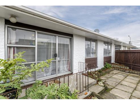 2/557 Gloucester Street, Linwood