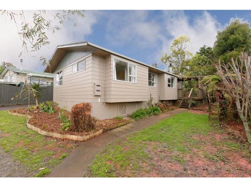 13 Scarlet Drive, Ranui