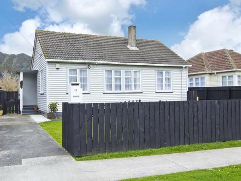 42 Rata Street, Naenae
