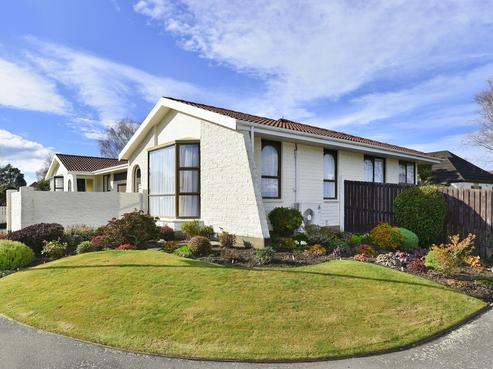1/2 Calbreath Place, Russley