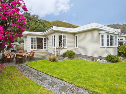 73 Wyndrum Avenue, Waterloo