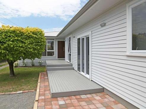 10 Charles Crescent, Rainbow Point
