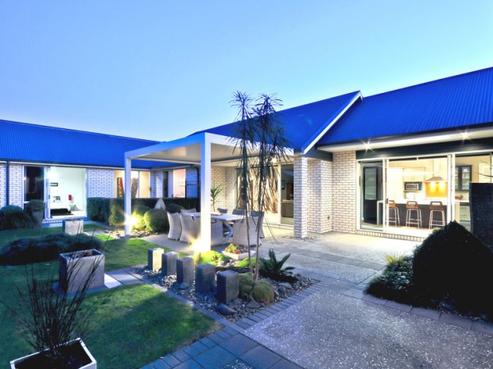 9 Winslow Court, Huntington