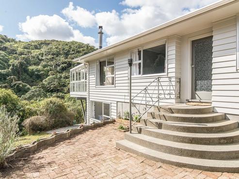 38 Foster Crescent, Belmont